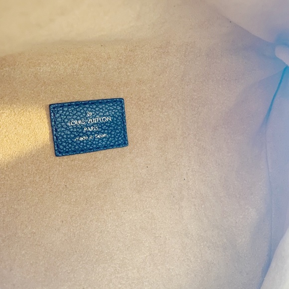 (Sold) Louis Vuitton Bumbag Monogram Empreinte Black Leather Crossbody Fanny - Picture 8 of 8